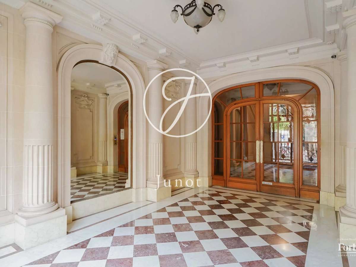 Apartment Paris 7e