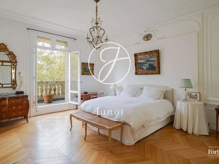 Appartement Paris 7e - 3 chambres - 174m²
