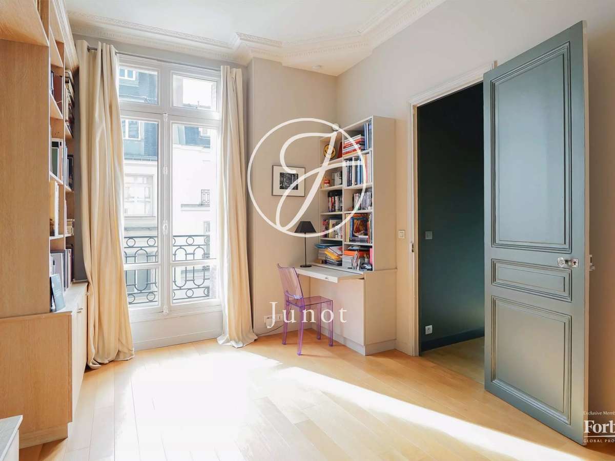 Apartment Paris 7e