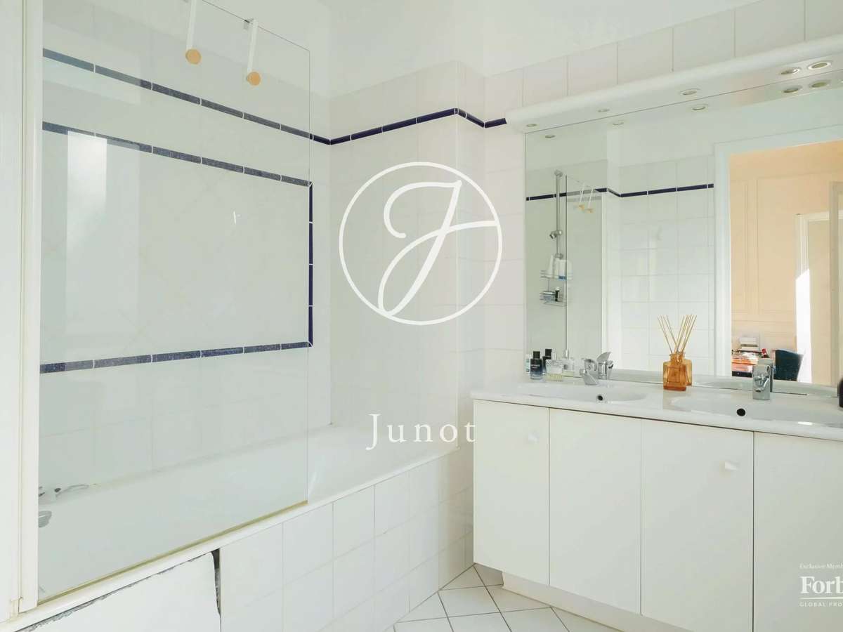 Apartment Paris 7e