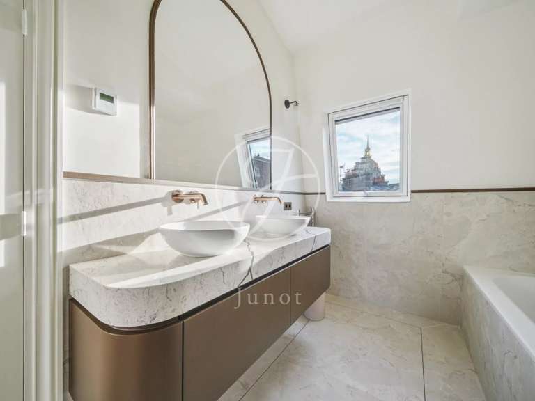 Appartement Paris 7e - 2 chambres - 111m²