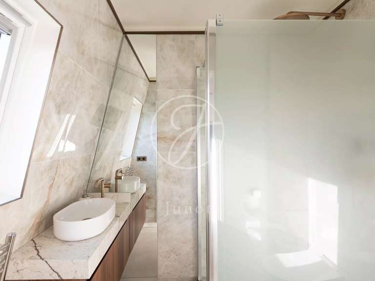 Appartement Paris 7e - 2 chambres - 111m²