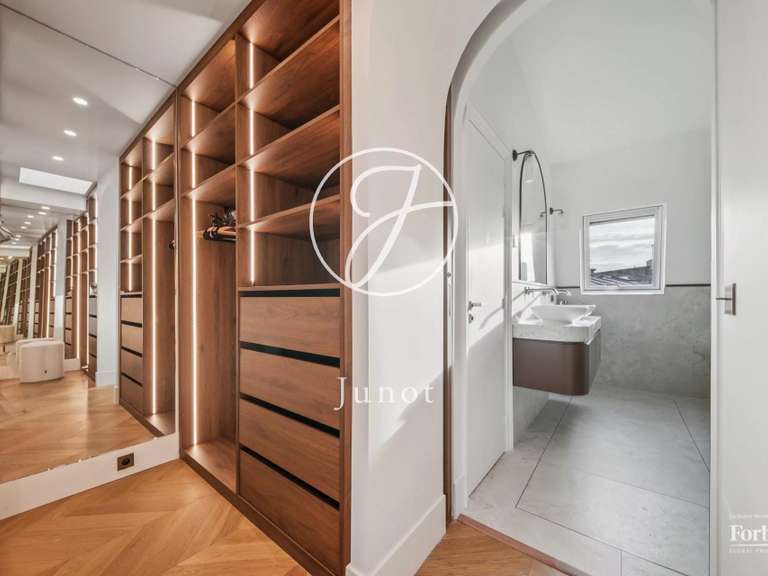 Apartment Paris 7e - 2 bedrooms - 111m²