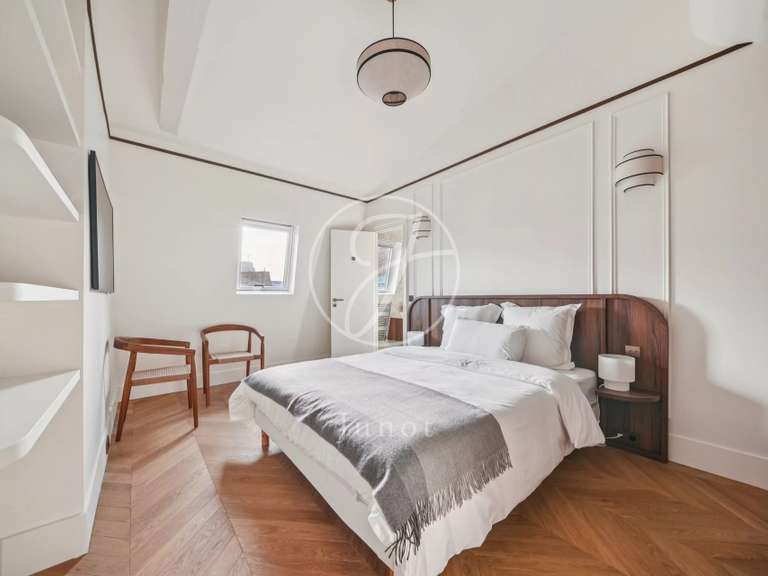 Appartement Paris 7e - 2 chambres - 111m²