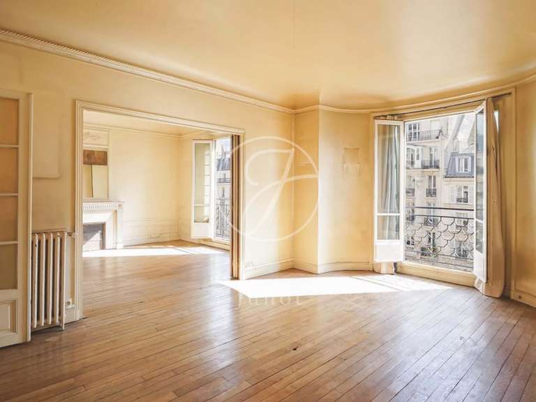 Appartement Paris 7e - 3 chambres - 117m²