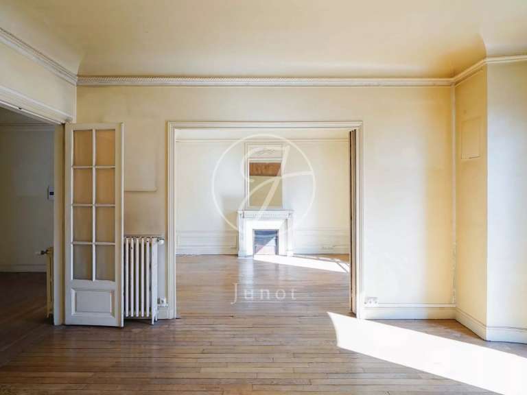 Appartement Paris 7e - 3 chambres - 117m²