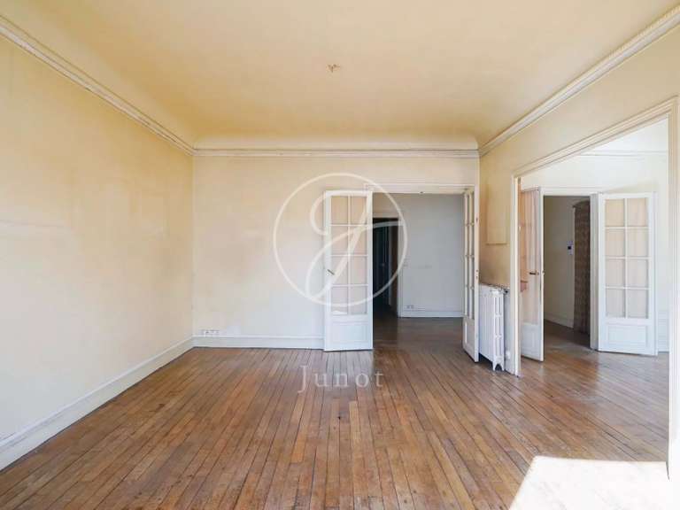 Appartement Paris 7e - 3 chambres - 117m²