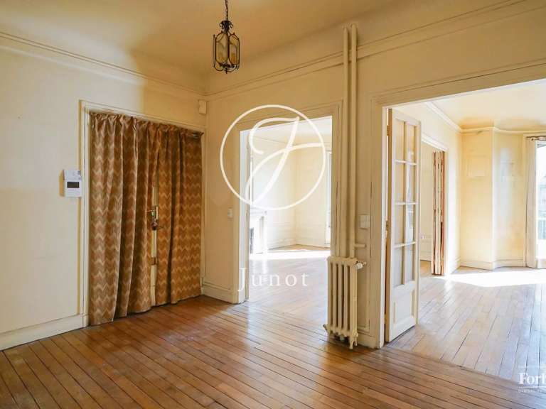 Appartement Paris 7e - 3 chambres - 117m²