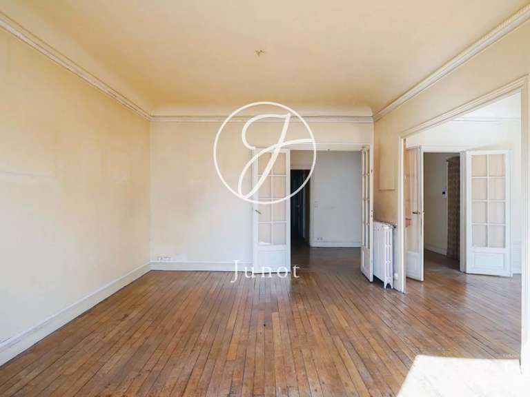 Appartement Paris 7e - 3 chambres - 117m²