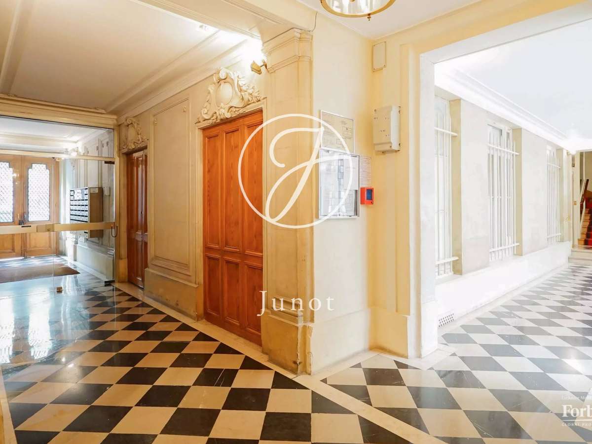 Apartment Paris 7e