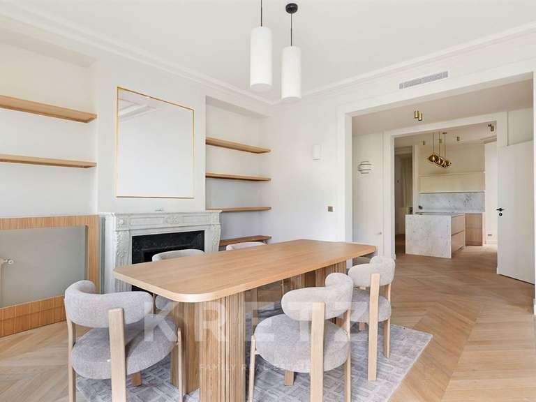 Appartement Paris 7e - 3 chambres - 200m²