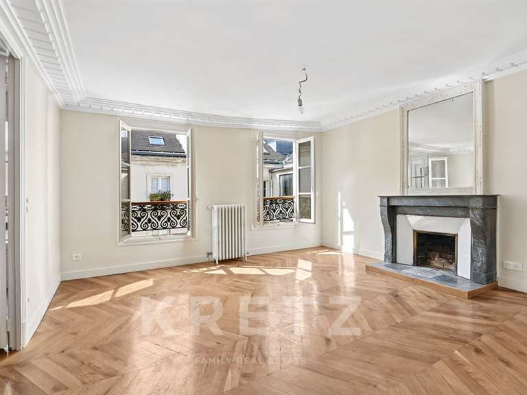 Appartement Paris 7e - 2 chambres - 107m²