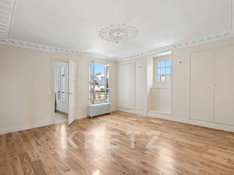 Appartement Paris 7e - 2 chambres - 107m²