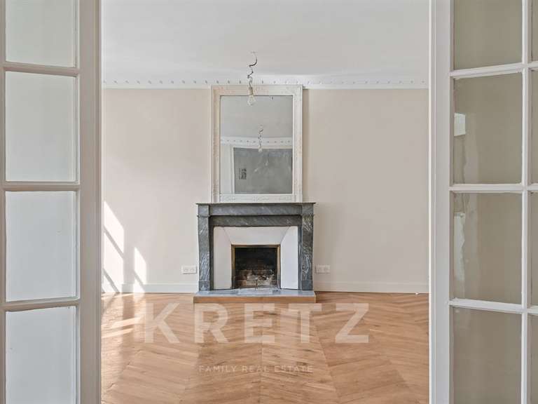 Appartement Paris 7e - 2 chambres - 107m²