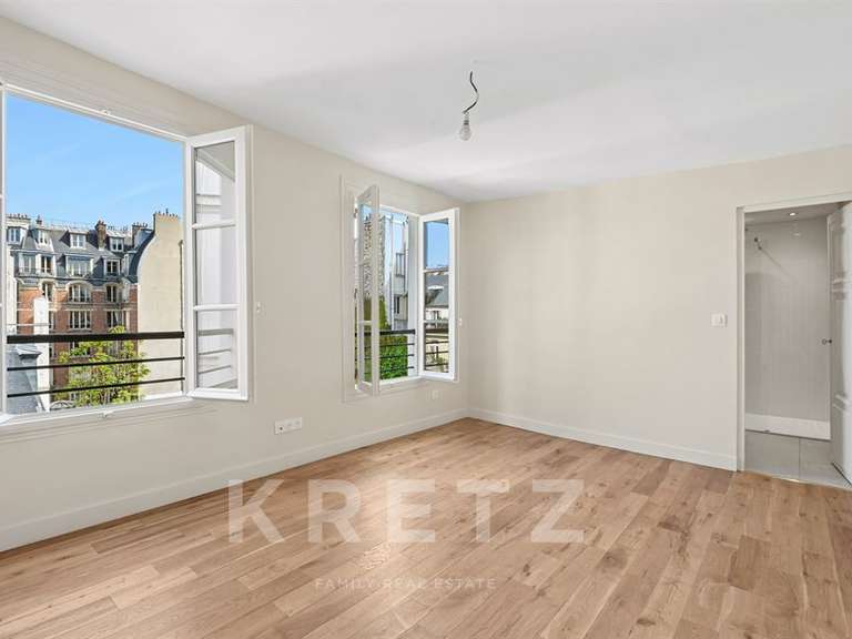 Appartement Paris 7e - 2 chambres - 107m²
