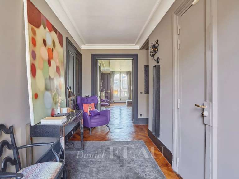 Appartement Paris 7e - 2 chambres - 136m²