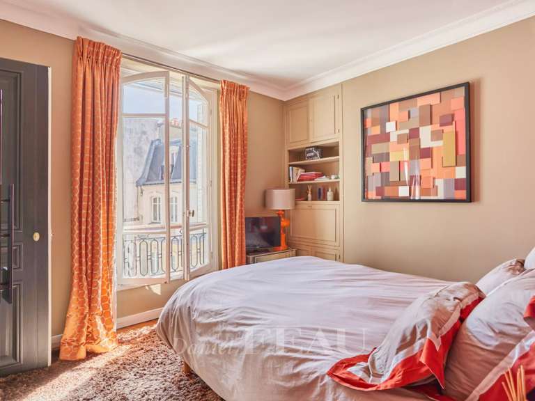 Appartement Paris 7e - 2 chambres - 136m²