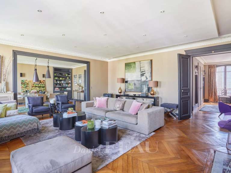 Appartement Paris 7e - 2 chambres - 136m²