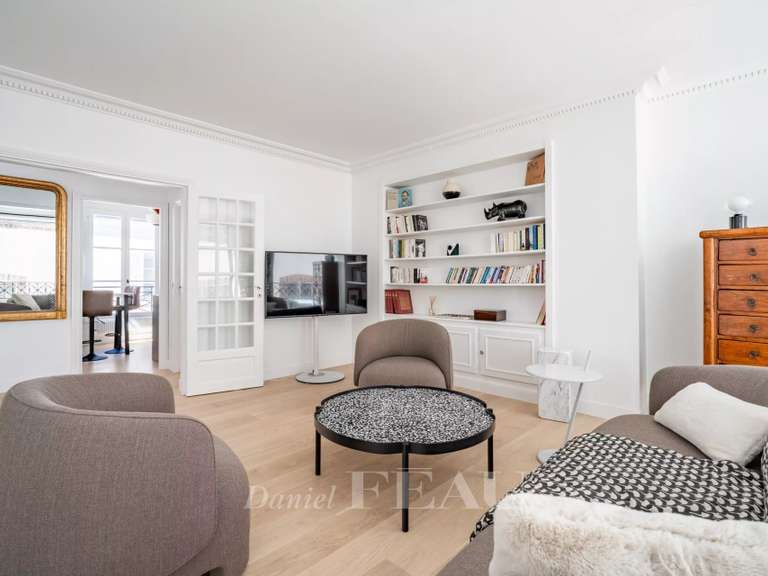 Appartement Paris 7e - 2 chambres - 67m²