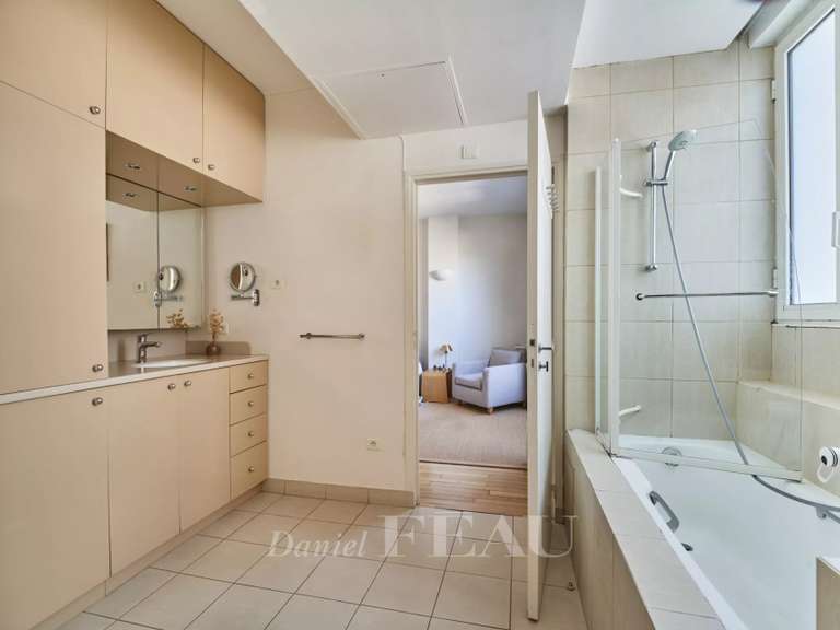Appartement Paris 7e - 1 chambre - 73m²