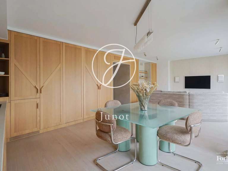 Appartement Paris 7e - 2 chambres - 93m²
