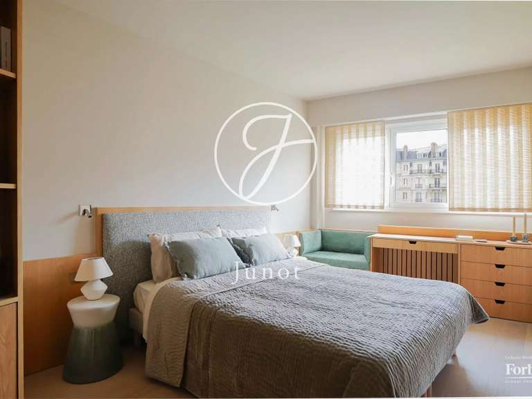 Appartement Paris 7e - 2 chambres - 93m²