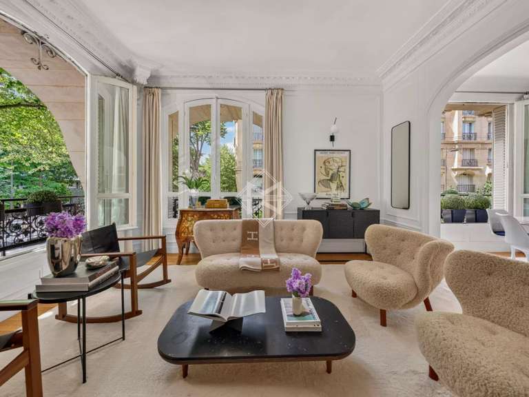 Appartement Paris 7e - 3 chambres - 124m²