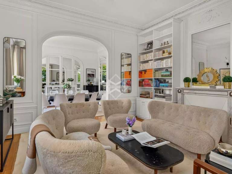 Appartement Paris 7e - 3 chambres - 124m²