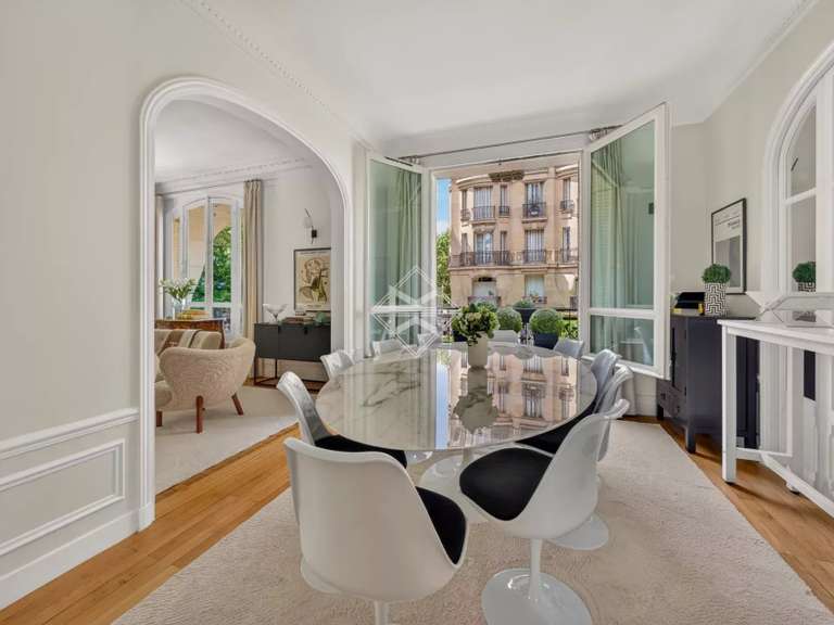 Appartement Paris 7e - 3 chambres - 124m²