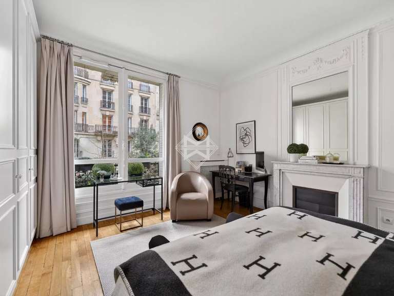 Appartement Paris 7e - 3 chambres - 124m²