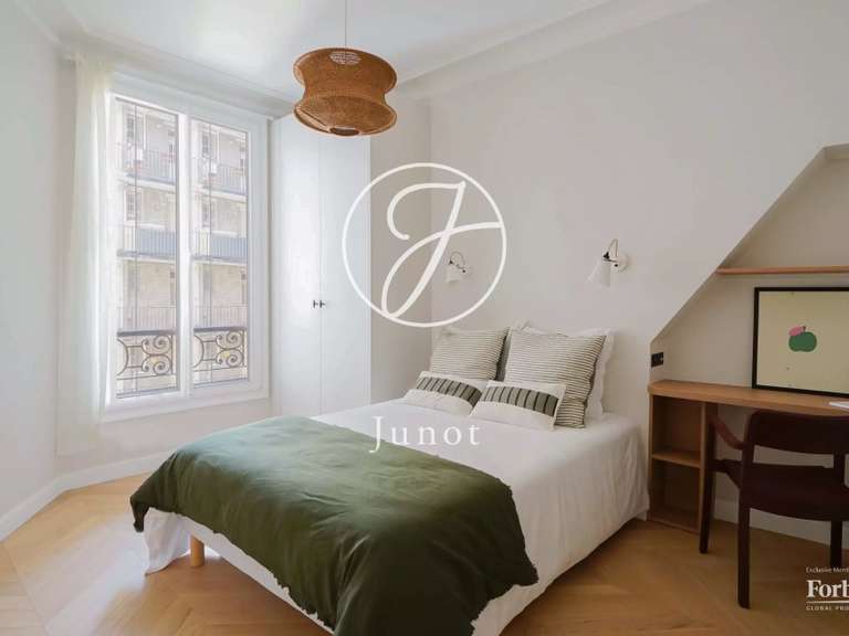 Appartement Paris 7e - 3 chambres - 127m²