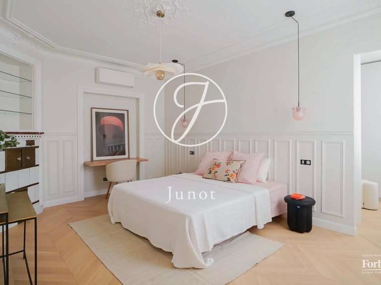 Appartement Paris 7e - 3 chambres - 127m²