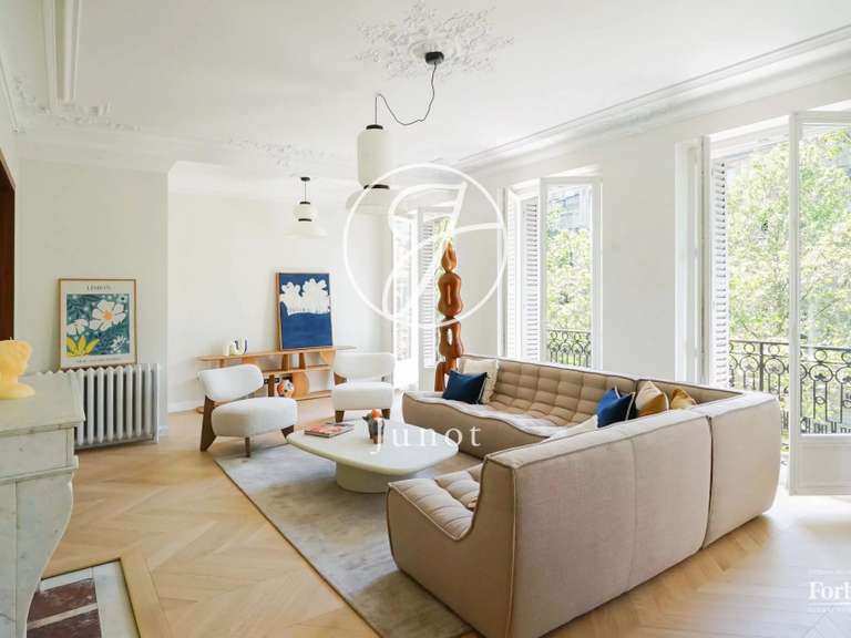 Appartement Paris 7e - 3 chambres - 127m²