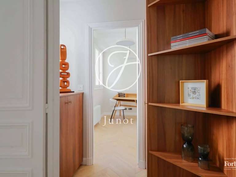 Appartement Paris 7e - 3 chambres - 127m²