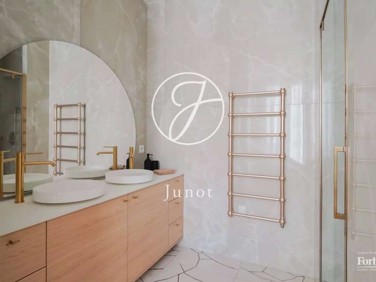 Appartement Paris 7e - 3 chambres - 127m²