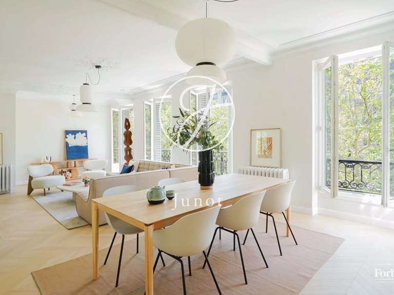 Appartement Paris 7e - 3 chambres - 127m²