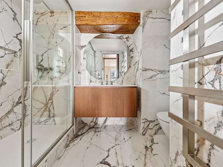 Appartement Paris 7e - 2 chambres - 84m²
