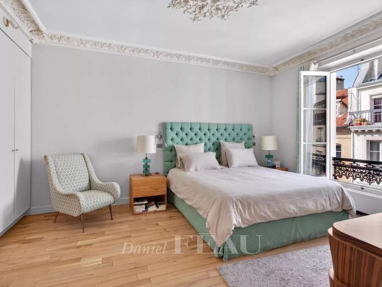 Appartement Paris 7e - 3 chambres - 147m²