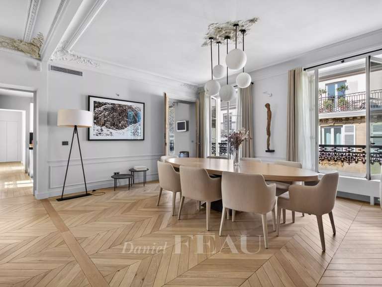 Appartement Paris 7e - 3 chambres - 147m²