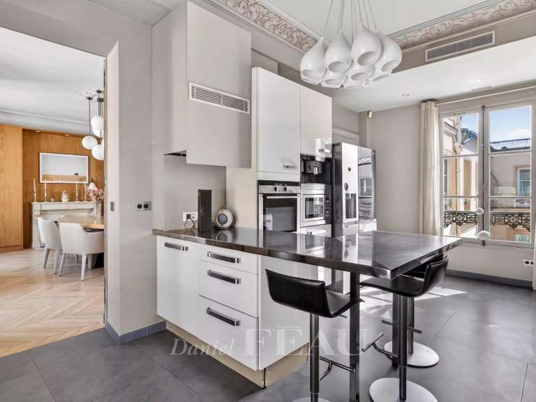 Appartement Paris 7e - 3 chambres - 147m²