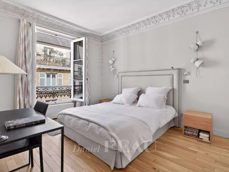 Appartement Paris 7e - 3 chambres - 147m²