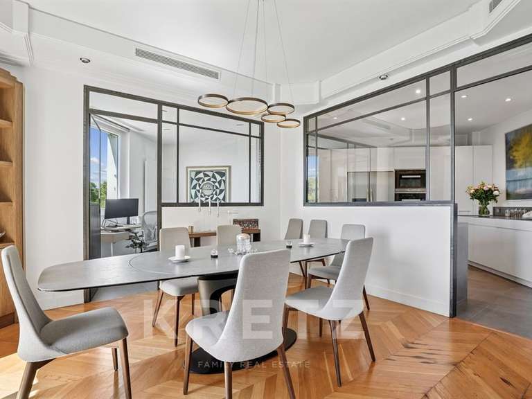 Appartement Paris 7e - 3 chambres - 155m²