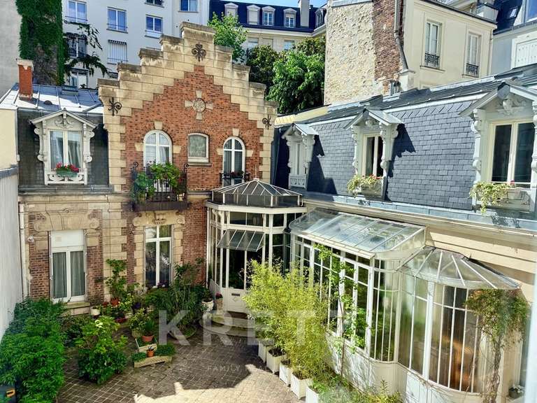 Appartement Paris 7e - 2 chambres - 139m²