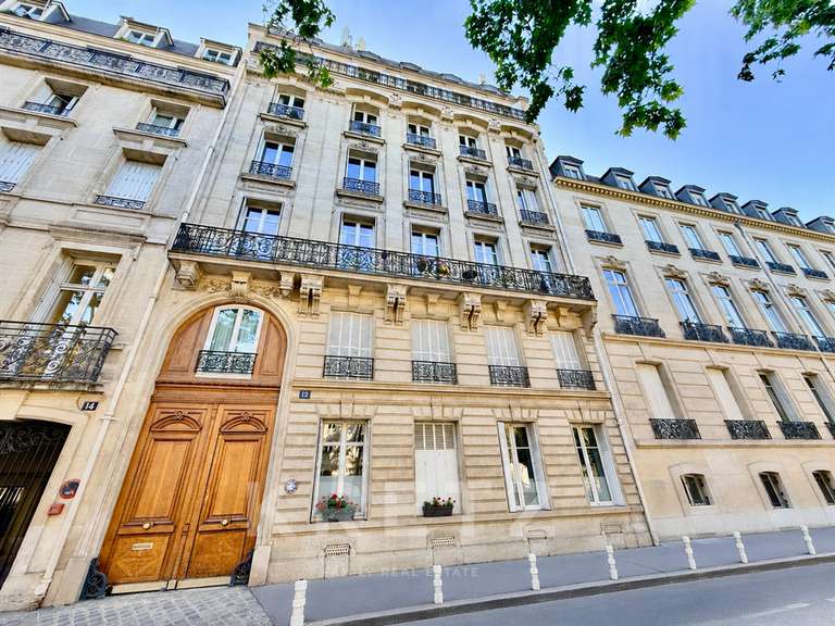 Appartement Paris 7e - 2 chambres - 139m²