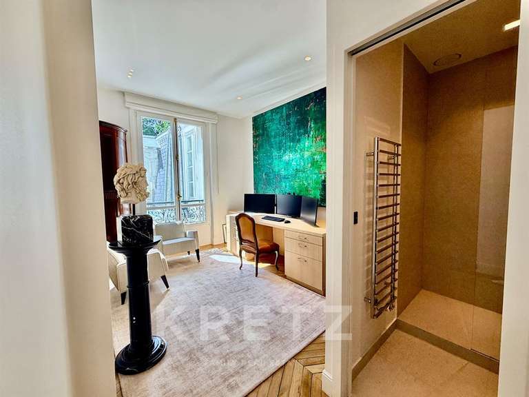 Appartement Paris 7e - 2 chambres - 139m²