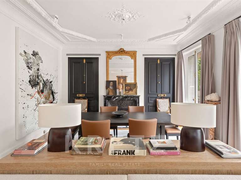 Apartment Paris 7e - 2 bedrooms - 139m²