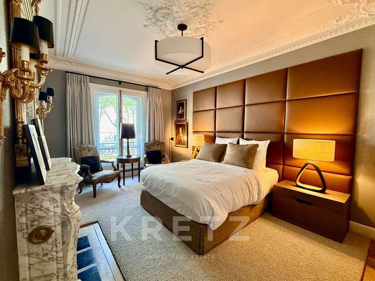 Appartement Paris 7e - 2 chambres - 139m²