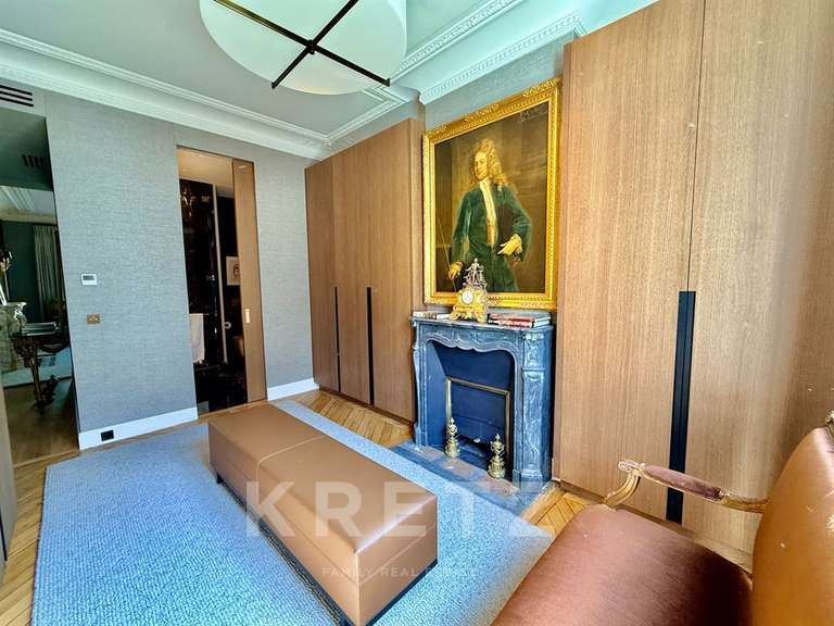 Appartement Paris 7e - 2 chambres - 139m²