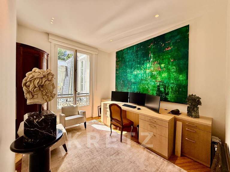 Appartement Paris 7e - 2 chambres - 139m²