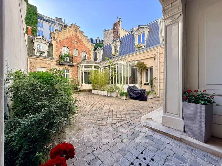 Appartement Paris 7e - 2 chambres - 139m²